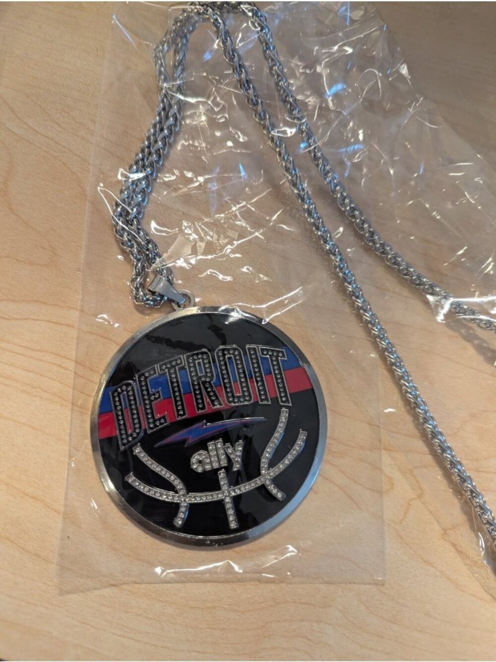 Detroit Pistons Ally Medallion New Necklace Long Nba Fashion Large Circle